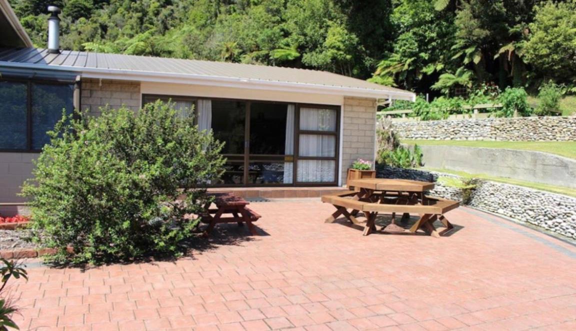 Charles Court Motel Greymouth Exterior photo